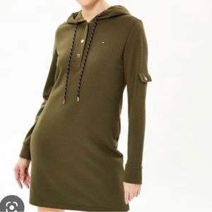 Tommy Hilfiger
Rosemary snap-front French Terry hooded sweater dress